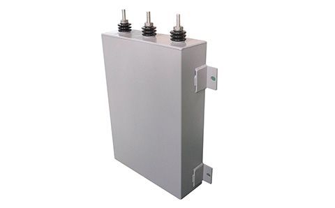 電容器的容量大小與什么有關(guān)？為什么？